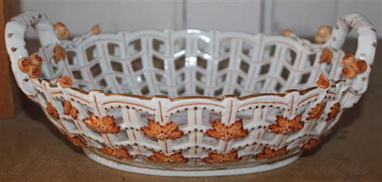 Herend 2 handle basket, Aynsley garden porcelain & Herend & Hungarian porcelain(-)